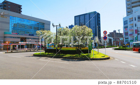 JR東日本武蔵野線の三郷駅とその周辺の風景（2022年4月撮影） 88701510