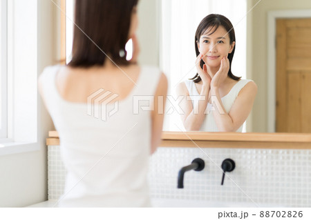 Cosmetically Cosmetically 88702826