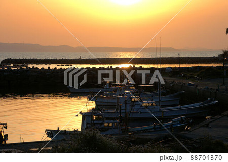 漁港の夕日　糸島2 88704370