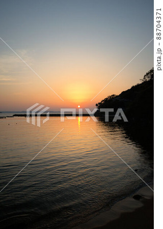 漁港の夕日　糸島3 88704371