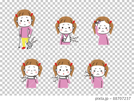 子どものケガ　ケガをしている女の子　骨折、むち打ち、たんこぶ 88707237