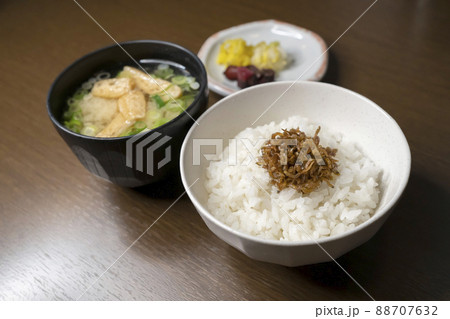 白ご飯とお味噌汁　朝食イメージ 88707632