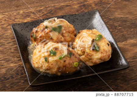 ねぎ塩鶏つくね (軟骨入り) ねぎ塩鶏つくね (軟骨入り) 88707715