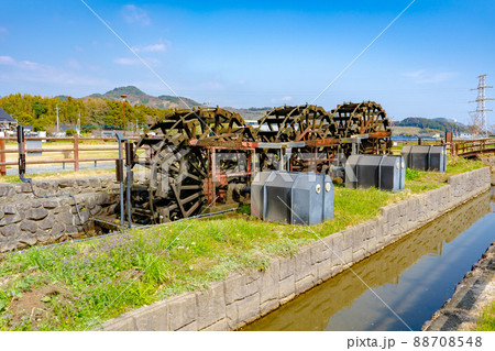 堀川用水と三連水車 堀川用水と三連水車 88708548
