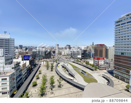 大分駅前ロータリーと市街地 大分駅前ロータリーと市街地 88709844