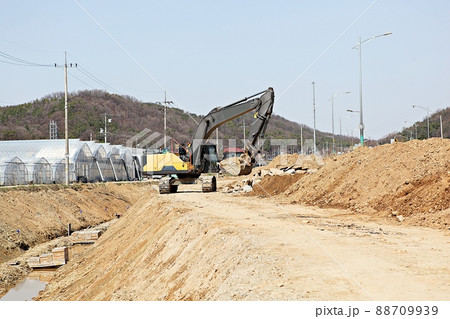 ショベルカー 工事 工事現場 88709939