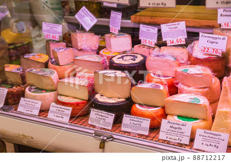 イタリアン食材 チーズ フィレンツェ中央市場 イタリアン食材 チーズ フィレンツェ中央市場 88712217