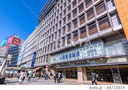 日本の東京都市景観　小田急新宿駅などを望む 88713014