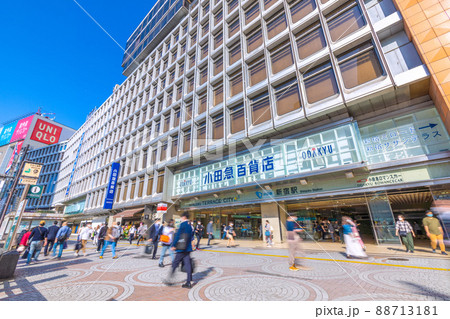 日本の東京都市景観　小田急新宿駅などを望む 88713181