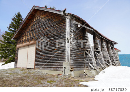 雨竜町立川上小中学校の体育館（廃校） 88717029