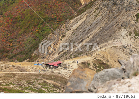 那須岳（茶臼岳）　峰の茶屋跡避難小屋【栃木県・那須塩原市】 88719663