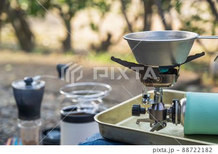 野外で淹れるコーヒー 88722182
