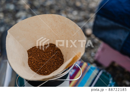 アウトドアで淹れるコーヒー アウトドアで淹れるコーヒー 88722185