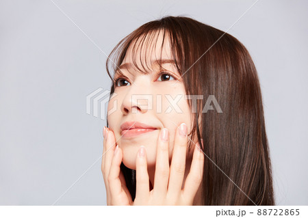 ビューティー若い女性　うざバング　 88722865