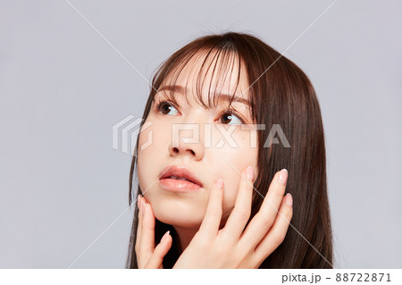 ビューティー若い女性　うざバング　 88722871