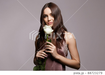 Beautiful Nude Make-up Woman with Flower 88723279