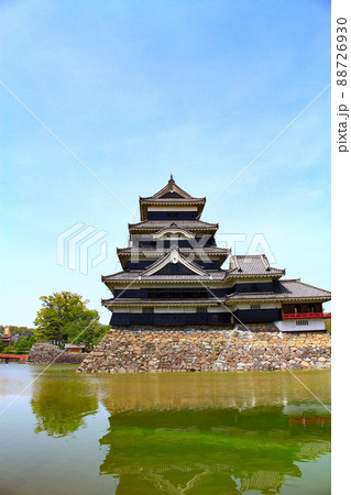 松本市、国宝松本城の風景 88726930
