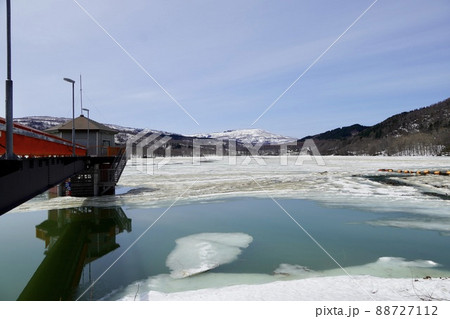 尾白利加ダムの春 88727112