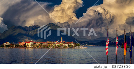 Borromean islands, lake maggiore, Stresa, italy 88728350