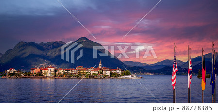 Borromean islands, lake maggiore, Stresa, italy Borromean islands, lake maggiore, Stresa, italy 88728385