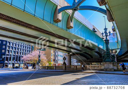 東京 中央区の都市風景 日本橋と日本国道路元標 東京 中央区の都市風景 日本橋と日本国道路元標 88732708