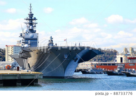 軍港・横須賀にて…護衛艦いずも 88733776