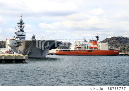 軍港・横須賀にて…護衛艦いずも 88733777