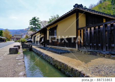 暖かい日差しに包まれる山寺常山邸 88733863