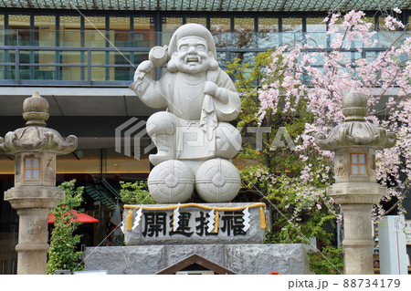 神田神社のだいこく様尊像と桜 東京都千代田区外神田二丁目 神田神社のだいこく様尊像と桜 東京都千代田区外神田二丁目 88734179