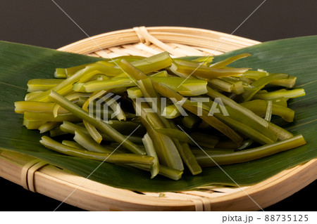 茎わかめ 《宮城県・石巻十三浜産》 茎わかめ 《宮城県・石巻十三浜産》 88735125