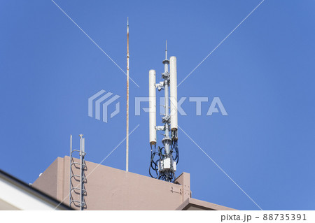 マンション屋上の携帯電話の基地局 スマートフォン基地局 マンション屋上の携帯電話の基地局 スマートフォン基地局 88735391