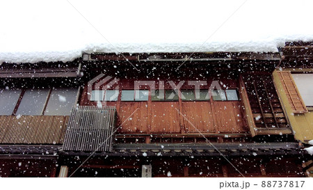 金沢のにし茶屋街雪景色 金沢のにし茶屋街雪景色 88737817