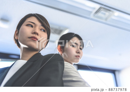 仲が悪い 88737978