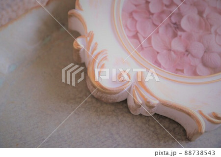 全体的にぼんやりとしたアンティークな雰囲気のイメージ画像 88738543