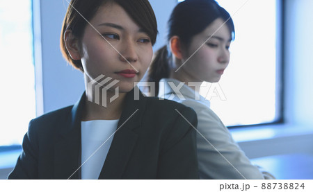 仲が悪い 88738824
