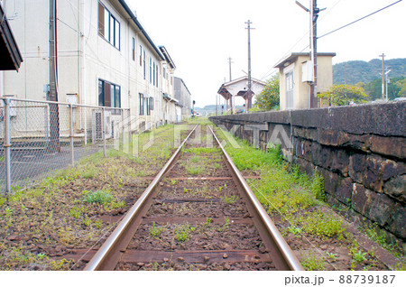 田舎のこじんまりとした駅・佐々駅 88739187