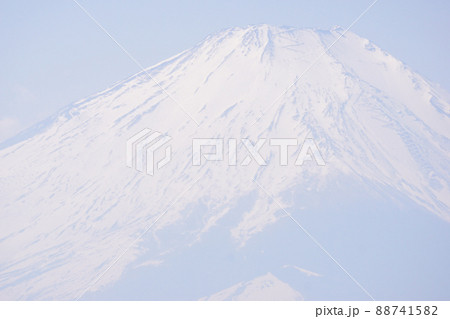 かすむ富士山に心安らぐ かすむ富士山に心安らぐ 88741582
