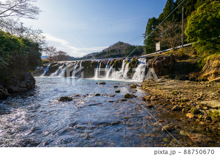 布橋十二ヶ滝（ぬのはしじゅうにがたき）／石川県小松市　西尾地区　2022年4月撮影 88750670