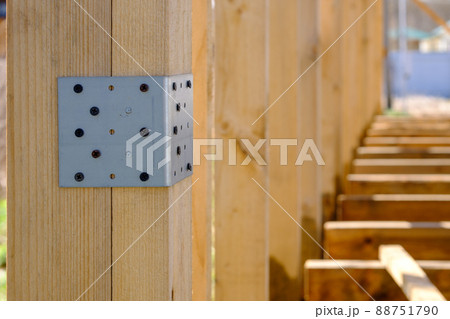 Steel corner mounting plate for joining wooden structures. Steel corner mounting plate for joining wooden structures. 88751790