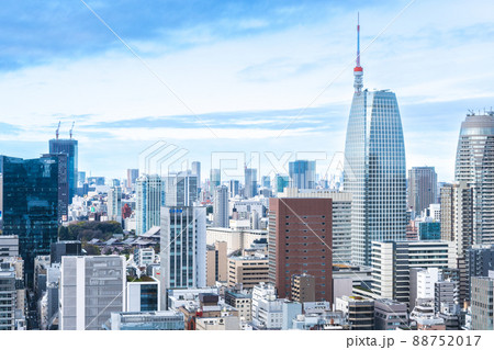 東京のビル群(雨上がりの朝のやわらかなイメージ) 日比谷から品川方面をみる 2022年4月早朝撮影 東京のビル群(雨上がりの朝のやわらかなイメージ) 日比谷から品川方面をみる 2022年4月早朝撮影 88752017