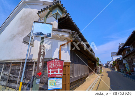 徳島県美馬市 脇町うだつの町並み始まり(西側端の県道199号) 徳島県美馬市 脇町うだつの町並み始まり(西側端の県道199号) 88752926