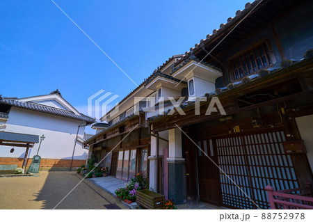 徳島県美馬市 脇町うだつの町並み(つるべ式共同井戸付近） 88752978
