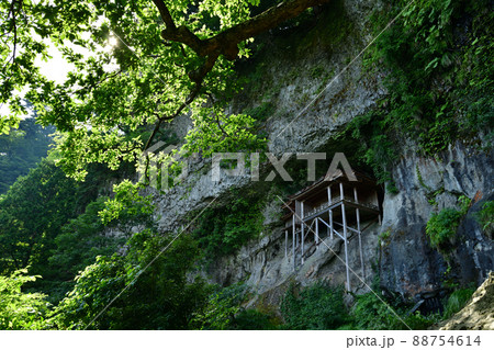 三徳山投入堂より 三徳山投入堂より 88754614