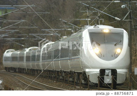 北陸本線　津幡－倶利伽羅　JR西日本　683系　S10+S26+S22編成（金沢）　しらさぎ 88756871