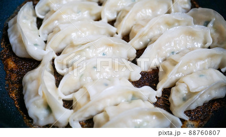 羽付き手作り餃子 羽付き手作り餃子 88760807