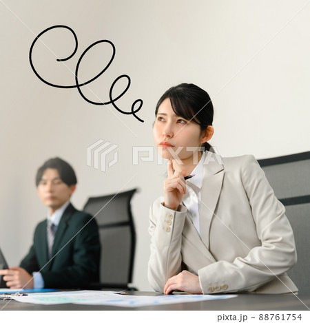 悩ましげなOL 悩ましげなOL 88761754