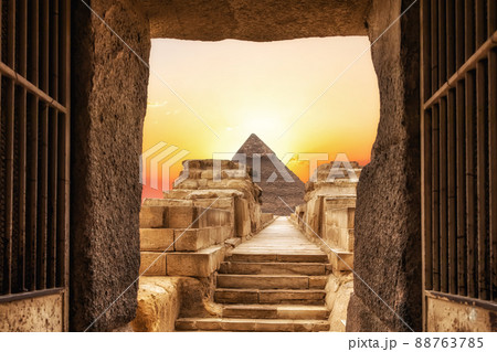 Chephren's Temple and the Pyramid of Chephren, Giza, Egypt 88763785
