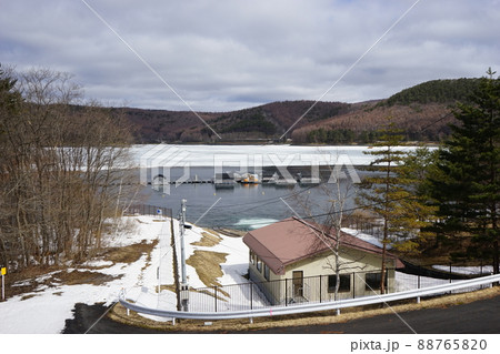 春の岩洞湖 春の岩洞湖 88765820