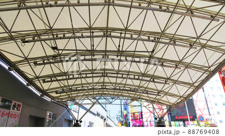 東武鉄道伊勢崎線（東武スカイツリーライン）の新越谷駅とその周辺の風景（2022年4月撮影） 88769408