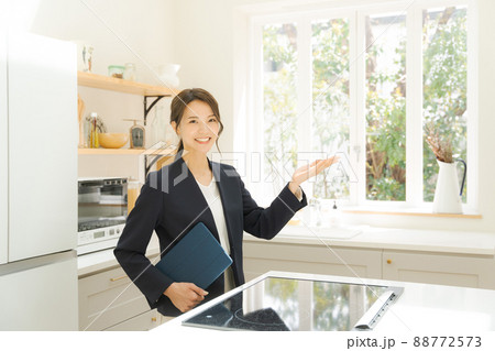 住宅販売アドバイザー 20代女性 住宅販売アドバイザー 20代女性 88772573